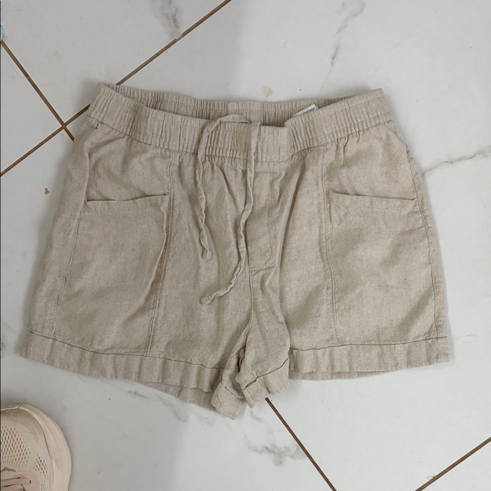 Old Navy Women's Beige Cargo Shorts